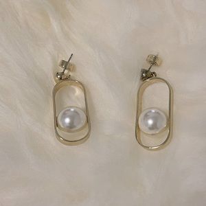Banana Republic Pearl Golden Earrings